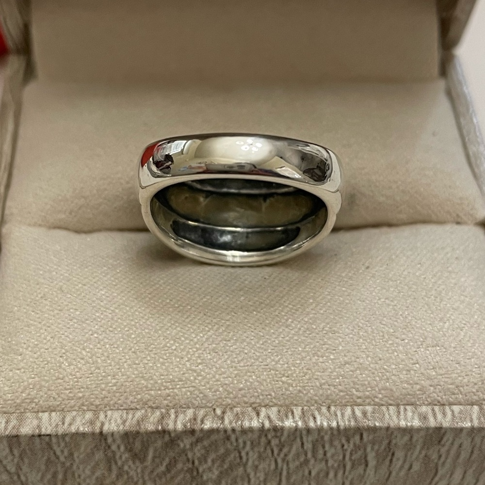 Retired James Avery Ribbed Dome Ring - Picture 3 of 6